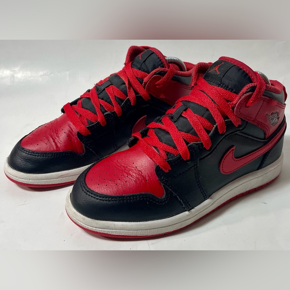 Nike Air Jordan 1 “Alternate Bred” Sneakers
